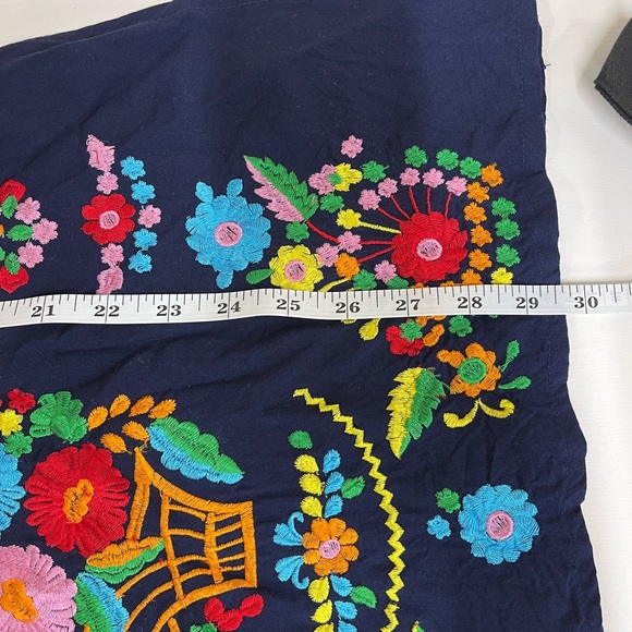 Traditional Floral Embroidered Navy Tunic Blouse Size M Johnny Was Inspired - Picture 10 of 12